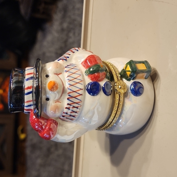 SALE⚡️PORCELAIN SNOWMAN HIDDEN MUSIC BOX ORNAMENT about 4.5" Tall - Picture 1 of 14